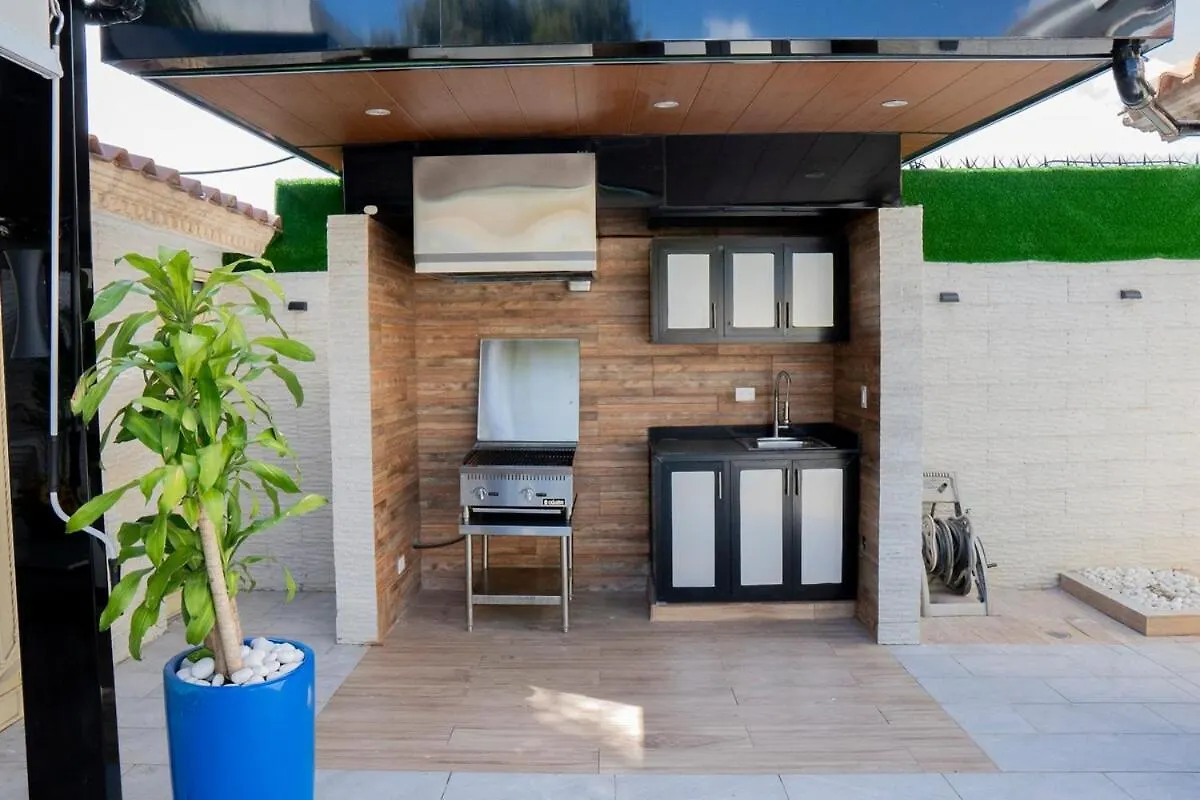 Villa La Duena - Vista Hermosa Luxury Retreat, 5Br Villa With Pool, Swim-Up Bar, Jacuzzi, Chef'S Kitchen, Fast Wi-Fi, Full Ac, Ev Charger And Solar Power, Ideal For Families & Groups Cancino