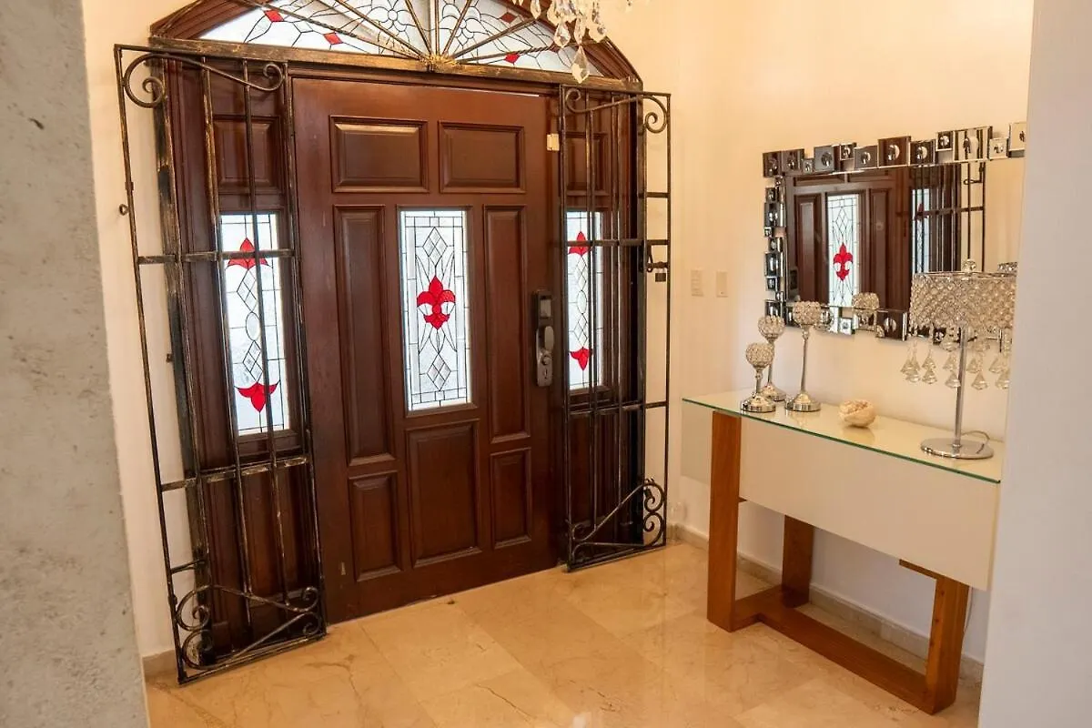Villa La Duena - Vista Hermosa Luxury Retreat, 5Br Villa With Pool, Swim-Up Bar, Jacuzzi, Chef'S Kitchen, Fast Wi-Fi, Full Ac, Ev Charger And Solar Power, Ideal For Families & Groups Cancino 0*,  Dominikánská republika