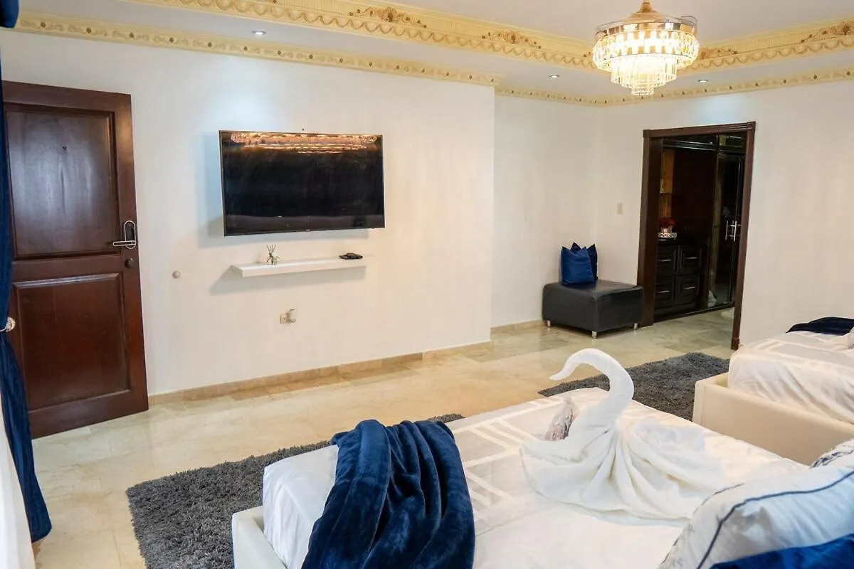 Villa La Duena - Vista Hermosa Luxury Retreat, 5Br Villa With Pool, Swim-Up Bar, Jacuzzi, Chef'S Kitchen, Fast Wi-Fi, Full Ac, Ev Charger And Solar Power, Ideal For Families & Groups Cancino